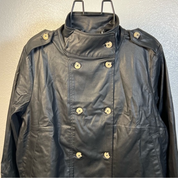 Peace Love World Jacket - Picture 7 of 11